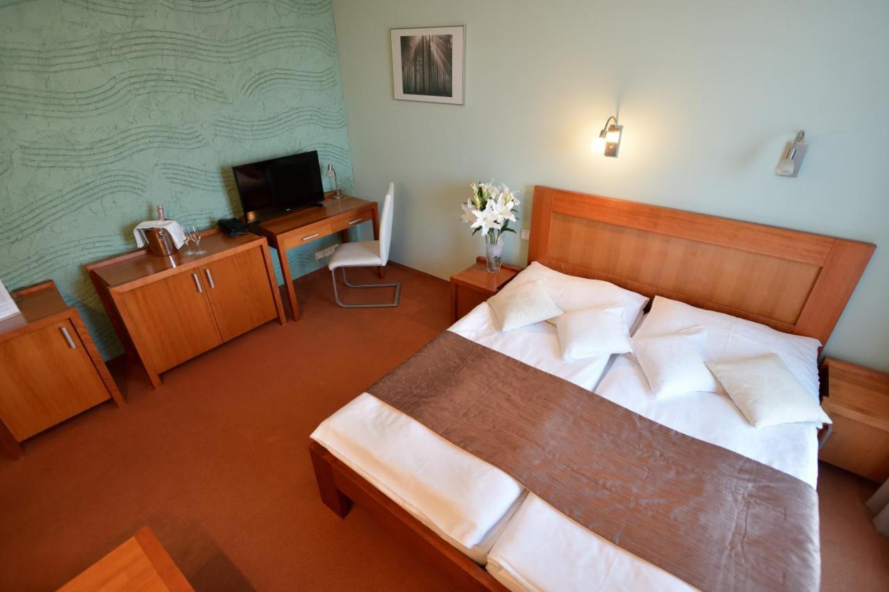 Hotel Villa Romantica Kolín Dış mekan fotoğraf